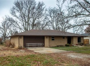 305 N Adams St, Fithian, IL 61844