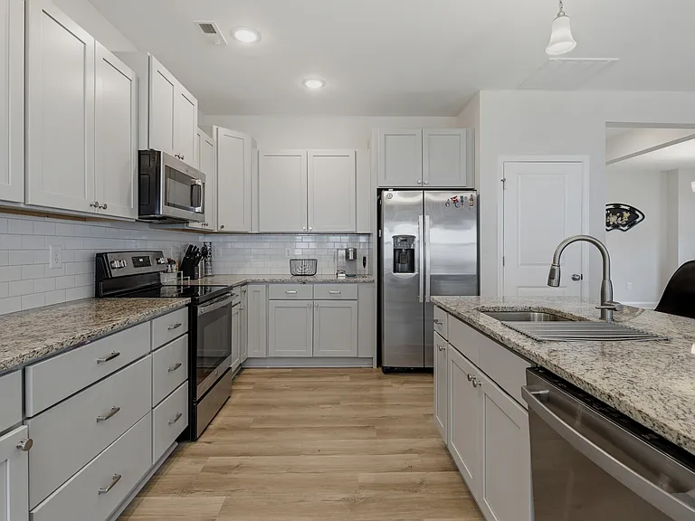 291 Burnside Dr — Photo 22