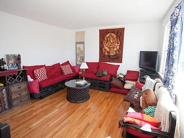 (undisclosed Address), Somerville, MA 02145