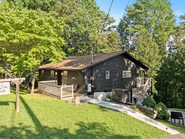 1635 S Mountain View Rd, Sevierville, TN 37876