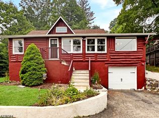 9 Seymour Dr, West Milford, NJ 07480