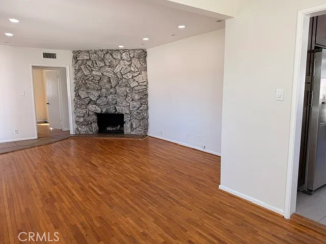 3 bed, 1309 sqft, $4,500 — Photo 4