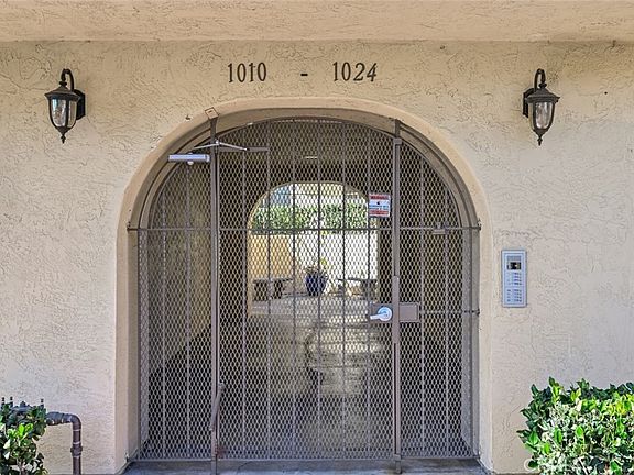 3rd image of 1016 Grape St