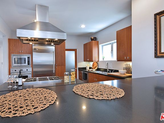 5th image of 900 N West Knoll Dr APT 3