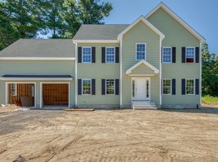 28 Wildwood St, Chelmsford, MA 01824