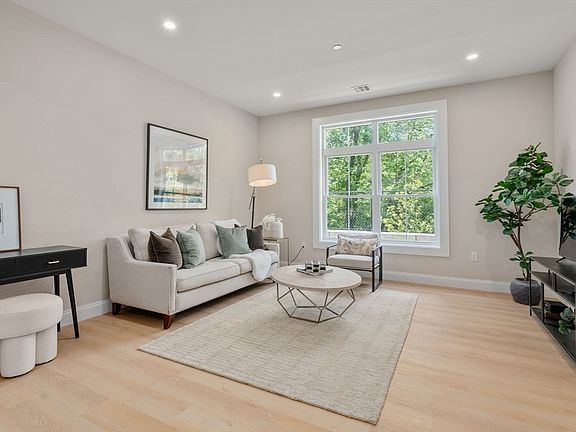 2nd image of 7 Cross St #305