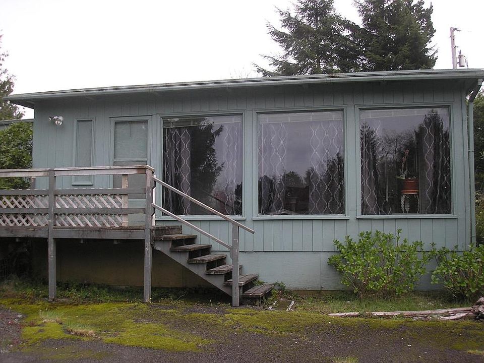 1st image of 220 SW Brentwood Dr