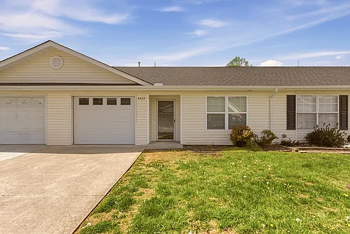 4723 Royal Prince Way Photo 1