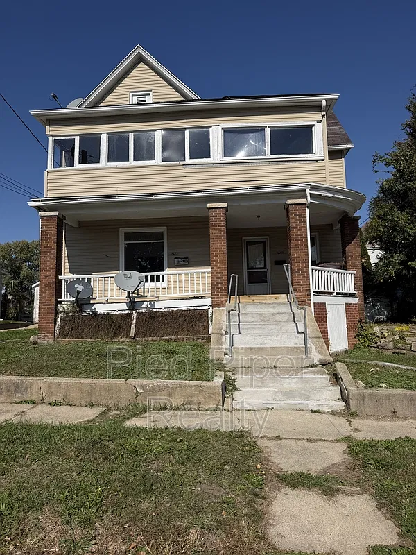 1 bed, 1.0 bath, 746 sqft, $700 — Photo 1