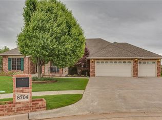 8704 NW 72nd Ct, Warr Acres, OK 73132