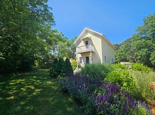 51 Manchester Ave, Oak Bluffs, MA 02557