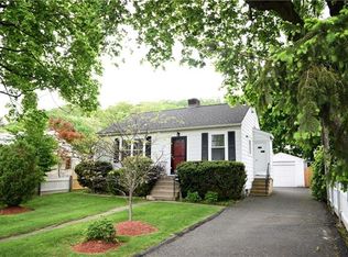 130 Pleasant Ave, Pleasantville, NY 10570