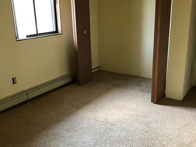 Cedar Creek Apartments-Oshkosh — Photo 16