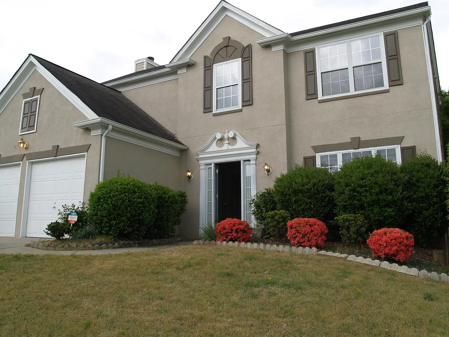 4 bed, 2.5 bath, 2328 sqft, $2,540 — Photo 1