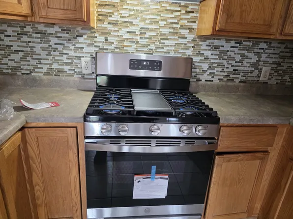 2820 Gill St, Bloomington, IL 61704