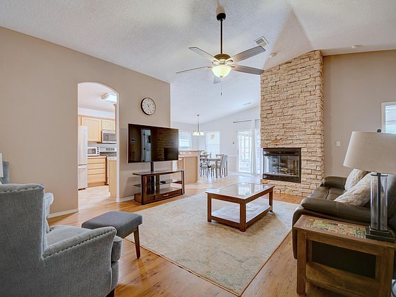 4th image of 10231 Country Meadows Dr NW