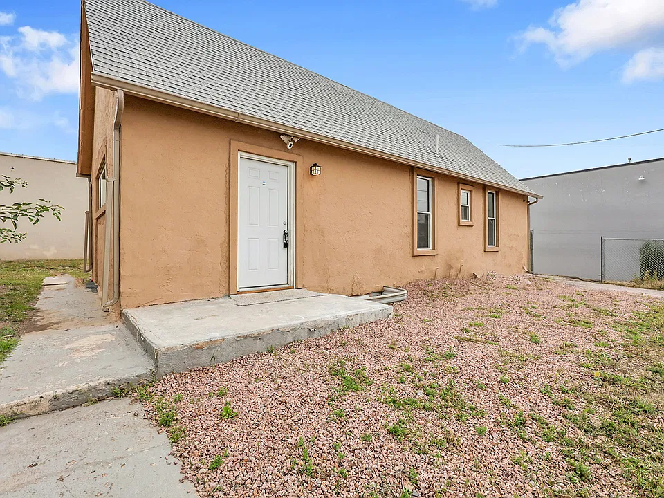 106 E Las Vegas St