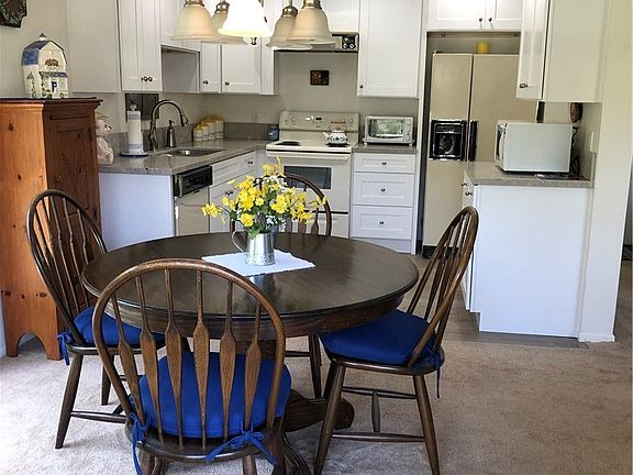 2nd image of 290 Sequoia Ct APT 27