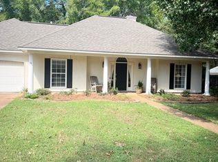 712 Spring Hill Dr, Madison, MS 39110