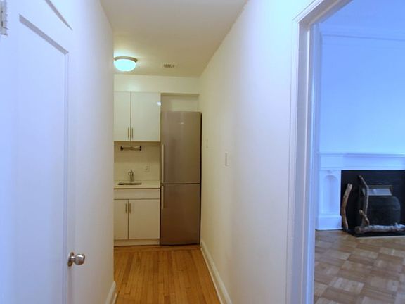3rd image of 40 E 68th St #3AA