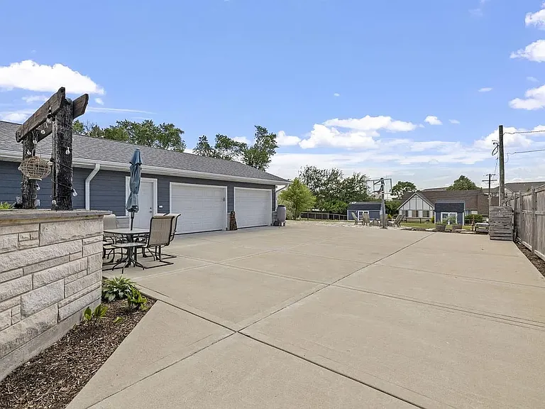1621 Barthelone Ave — Photo 21