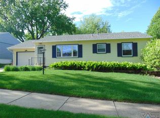 3805 E Claudette Dr, Sioux Falls, SD 57103