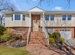 1017 Donna Ct, Baldwin, NY