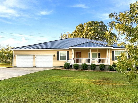 2nd image of 210 Arrowhead Dr