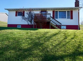 62 Maine Dr, Moundsville, WV 26041