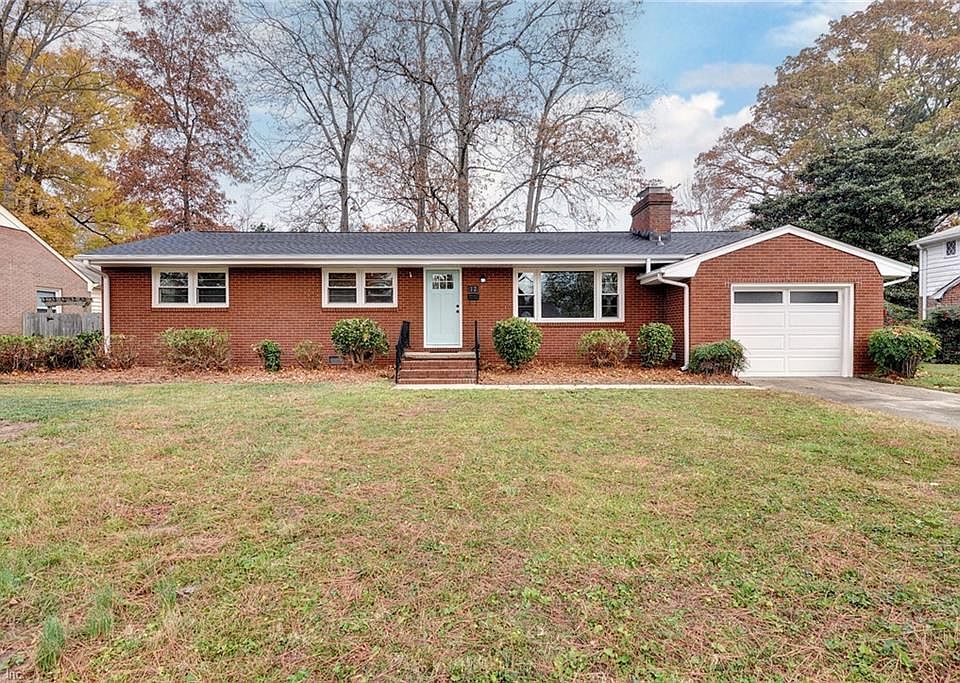1st image of 12 Boxwood Ln
