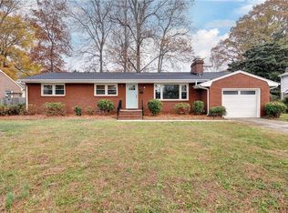 12 Boxwood Ln, Newport News, VA 23602