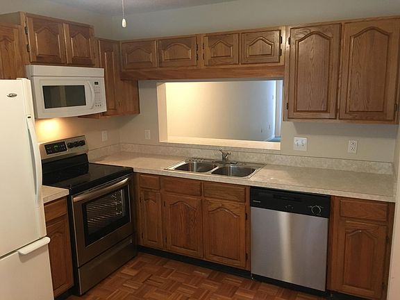 Kitchen with new SS appliances and LED lightingq121