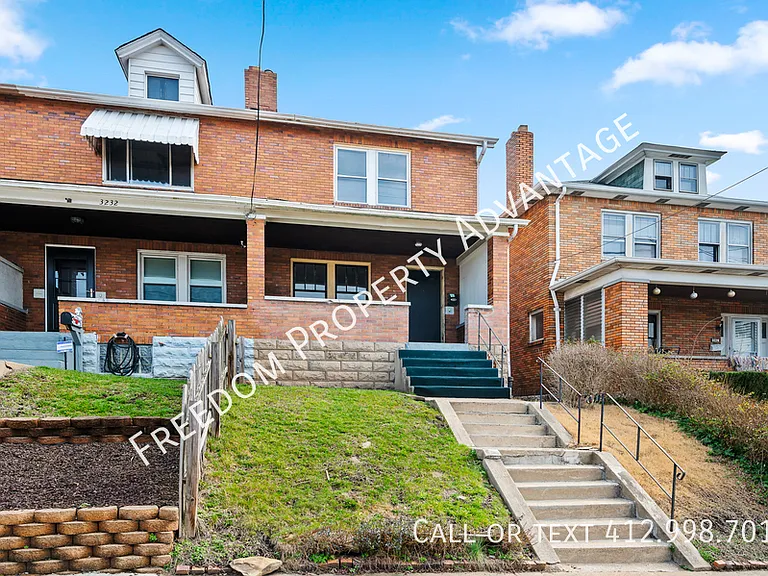 3230 California Ave — Photo 3