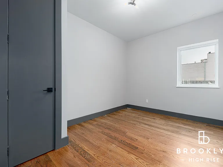 1461 Gates Ave #4A — Photo 8