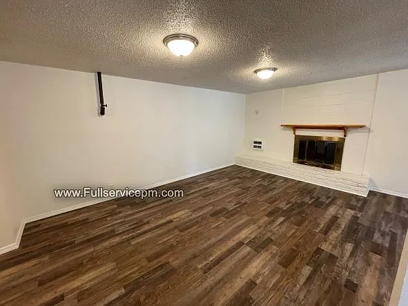 Living Room_08032021