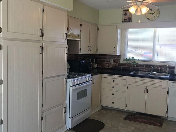 5th image of 27 E Detroit Dr