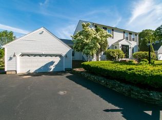 10 Essex Heights Dr, Weymouth, MA 02188