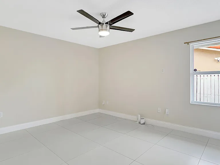 1412 NE 53rd Ct — Photo 23