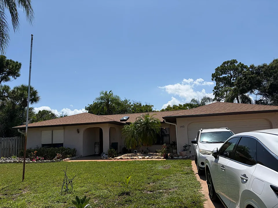 145 SE Fallon Dr