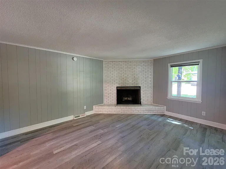 3340 Silver Stream Rd — Photo 4