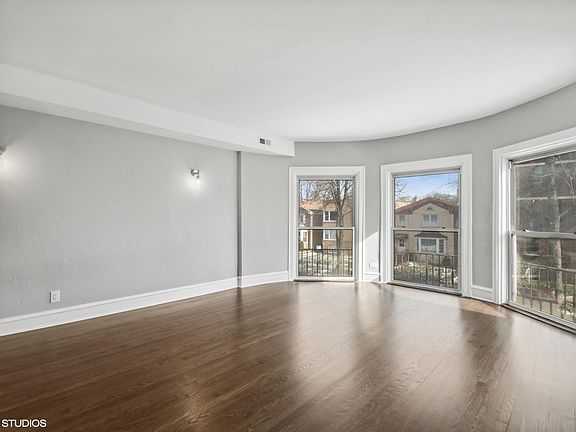 4th image of 6224 N Albany Ave APT 2
