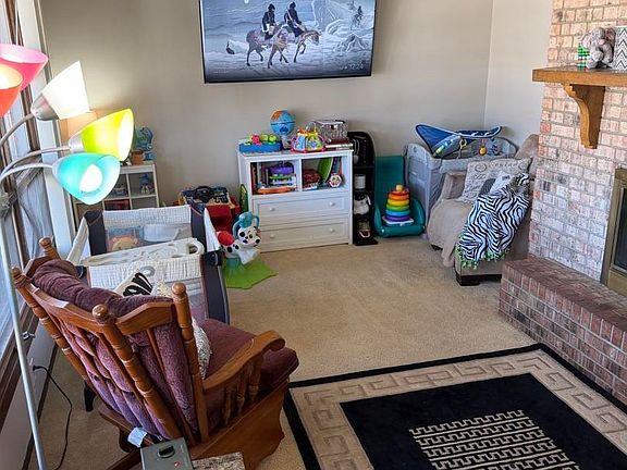 2nd image of 1820 Amber Ave