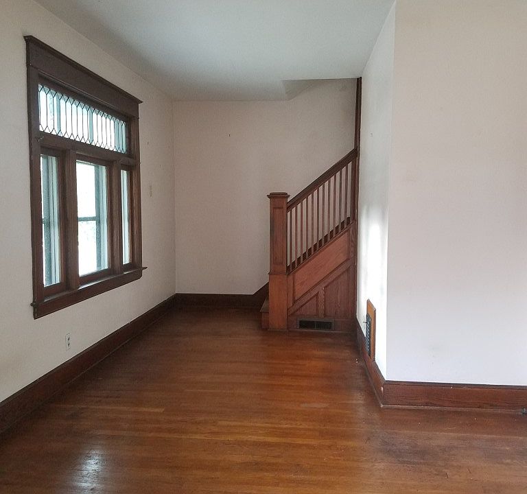 1st image of 75 Fairview Ave