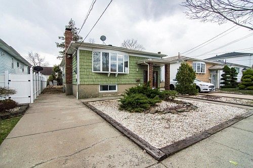 3rd image of 184 Kirshon Ave