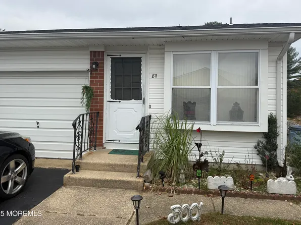 8 Hancock Drive #B, Whiting, NJ 08759