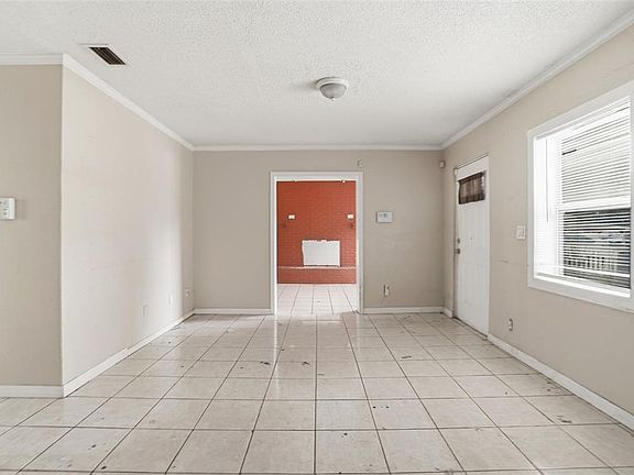 4th image of 4811 E CLIFTON STREET