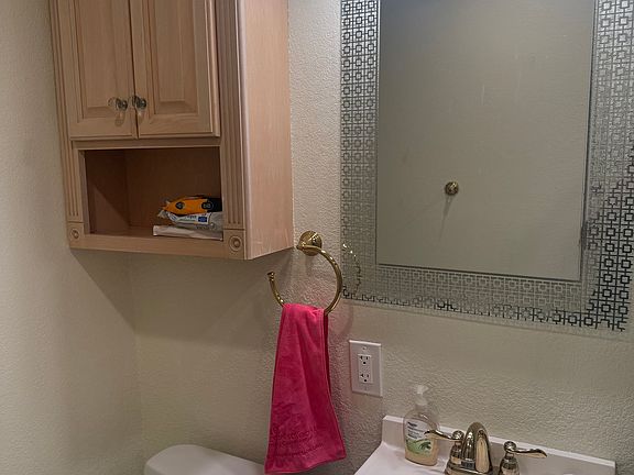 4th image of 810 Keith Ln