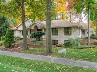 155 Clydesdale Ct SW, Grand Rapids, MI 49534