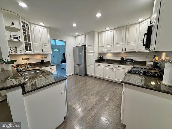2nd image of 6018 Walhaven Dr