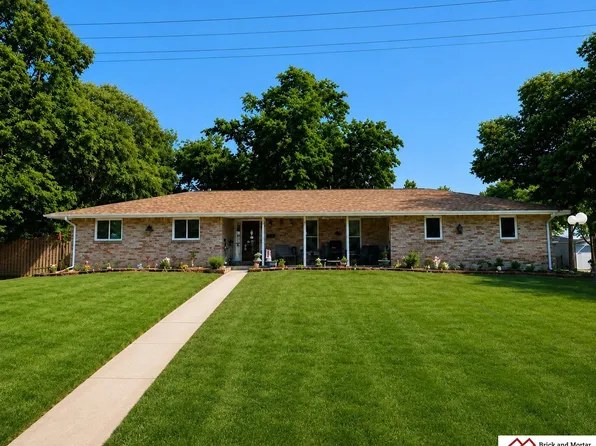 1522 Carlyle St, Beatrice, NE 68310